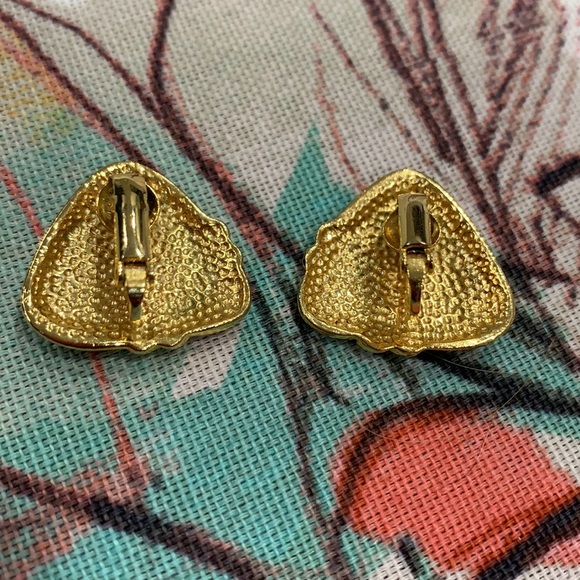 Clip on Earrings Hand painted Triangular Shape Purple and Gold - Picture 3 of 4